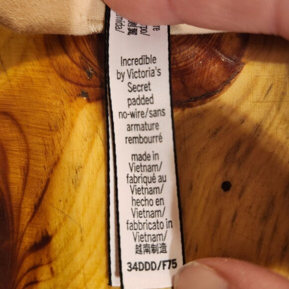 Victoria’s Secret 34DDD Incredible Wireless Push Up Bra Nude Convertible 409105 - Picture 9 of 10